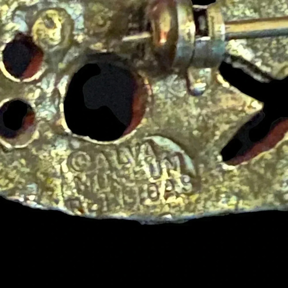 Vintage Alva Museum Replica Sword Scimitar Gold Tone Brooch Pin - Picture 3 of 3